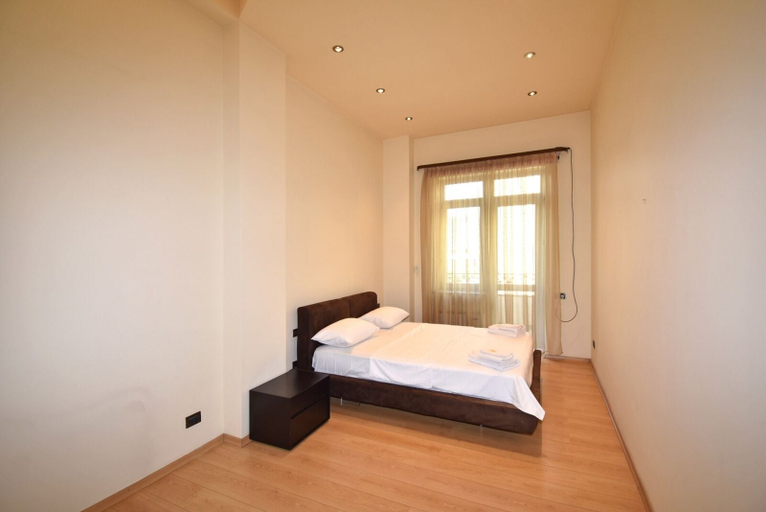 Room 4, Spacious Apartment by Luxe Group TT606, Yerevan