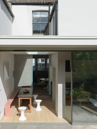 In-room dining 4, Beautiful 3 Bedroom Home in Bristol, Bristol