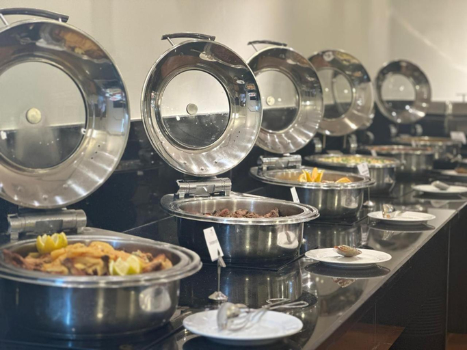 Food & Drinks 5, Grand Continental Hotel, Abu Dhabi City