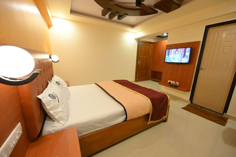 Bedroom 2, Hotel Balaji Inn, Udupi