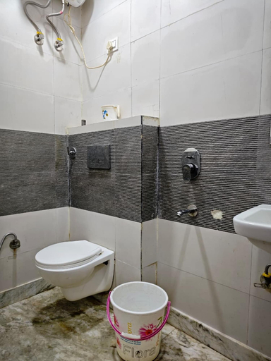 Bathroom 2, HOTEL SAI SHARNAM, Delhi