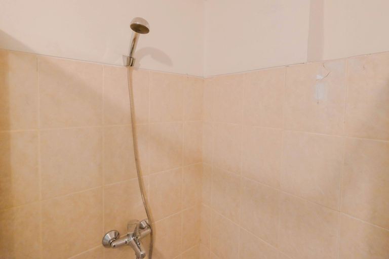 Bathroom 4, 2Br Near Mrt Station At The Wave Kuningan, Jakarta Selatan