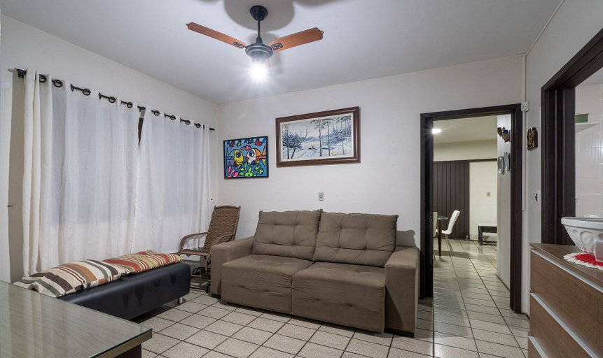 Living area 3, House 100m From the Beach in Barra Velha Aia2200, Barra Velha