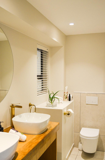 Bathroom 5, Abalone Hotel & Villa's, West Coast