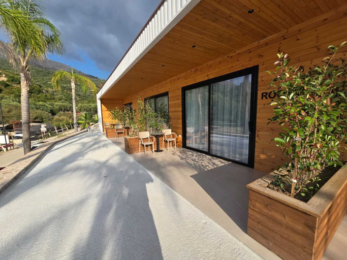 Front of property 4, Nalu Beach, Sarandës