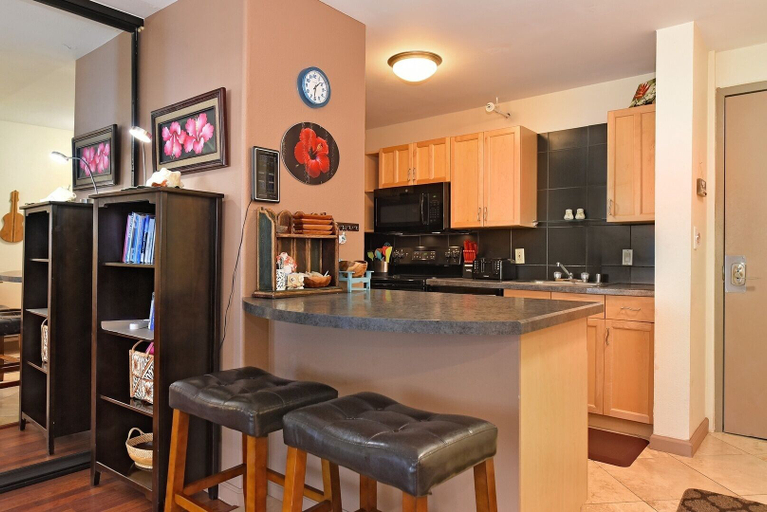 Private kitchen 3, Valley Isle 302, Maui