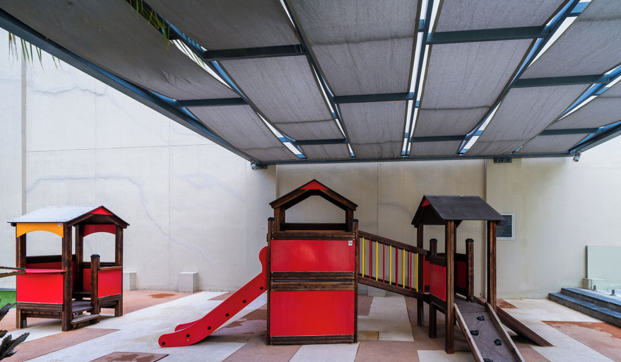 Children's play area - outdoor 3, The Cosmopolitan Spacious Studio, Dubai