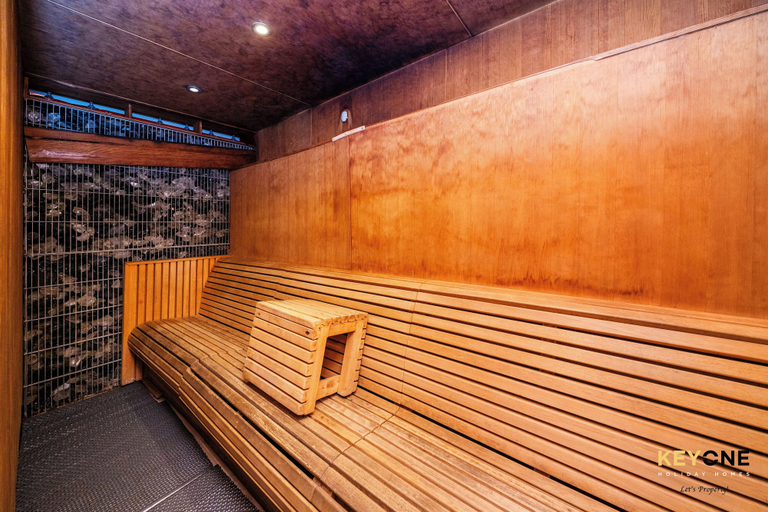 Steam room, The Cosmopolitan Spacious Studio, Dubai