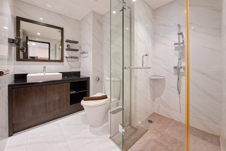 Bathroom 5, Minimalist 1Br Branz Bsd City Apartment Near Aeon Mall, Tangerang Selatan