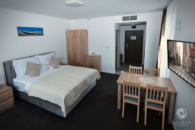 Room 2, Aquarius Apartments, Miskolci