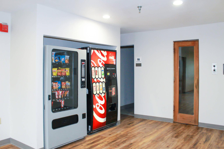 Food & Drinks 5, Clarion Pointe Bettendorf - Quad Cities, Scott