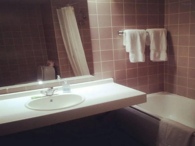 Bathroom 4, Agura Hotel, AbujaMun
