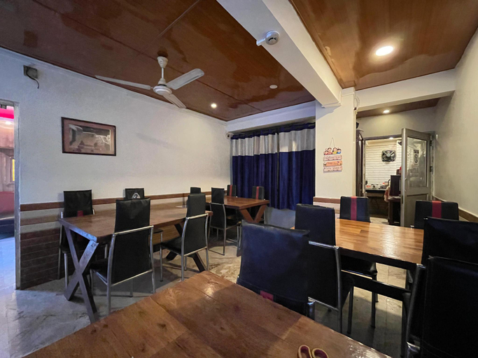 Food & Drinks 4, Hotel Rhino, Kamrup Metropolitan