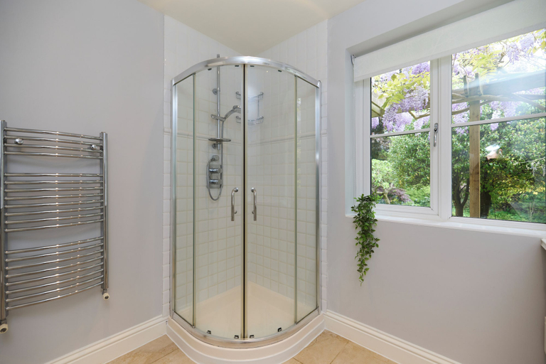 Bathroom 4, The Lindens Garden Retreat, Buckinghamshire