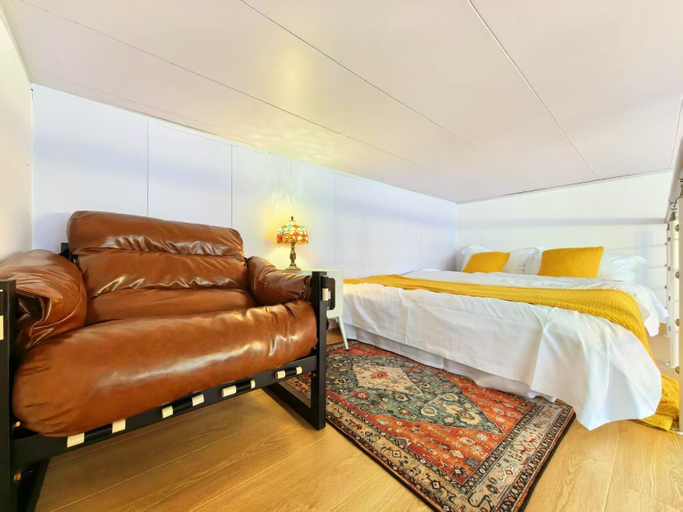 Room 3, Shanghai Hills & Aromahome Terrace Loft, Shanghai