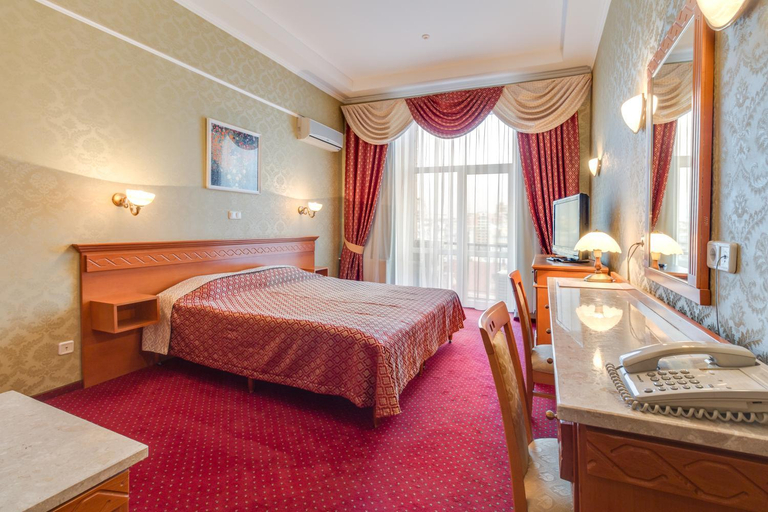 Bedroom 2, Ukraina Hotel, Shevchenkivs'kyi