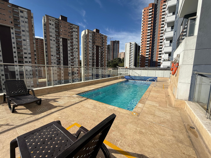 Rooftop pool 4, Mountain View, Pool & Gym (2506), Sabaneta