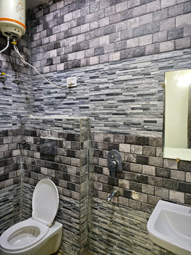 Bathroom 3, HOTEL SAI SHARNAM, Delhi