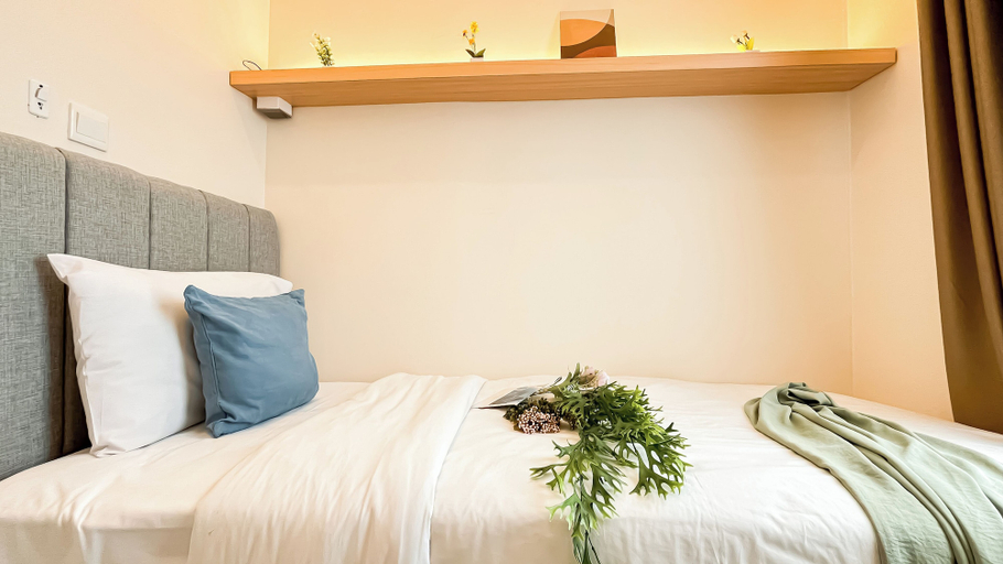 Room 5, White Toned Style 2Br Tokyo Riverside Pik 2 Apartment, Tangerang