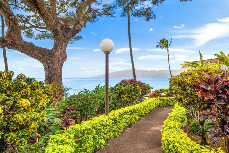 Property grounds 2, Kuleana Club - 721, Maui