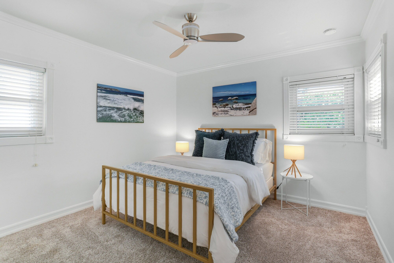 Room 4, Petite Private Bungalow, Riverside