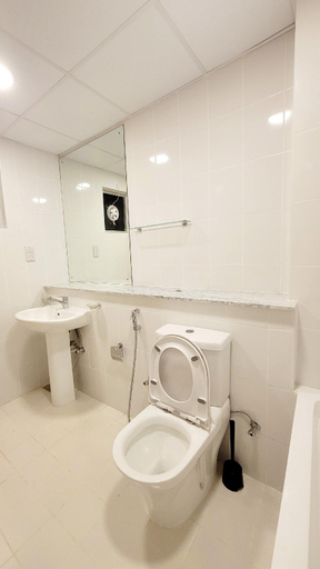 Bathroom 4, WeStay Ladies Hostel, Dubai