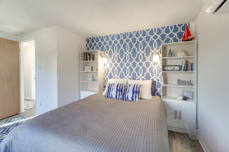 Room 2, Beach Plum Manor 4 Bed 2 Bath with Stargazing Dome Home across from Beach, Sussex