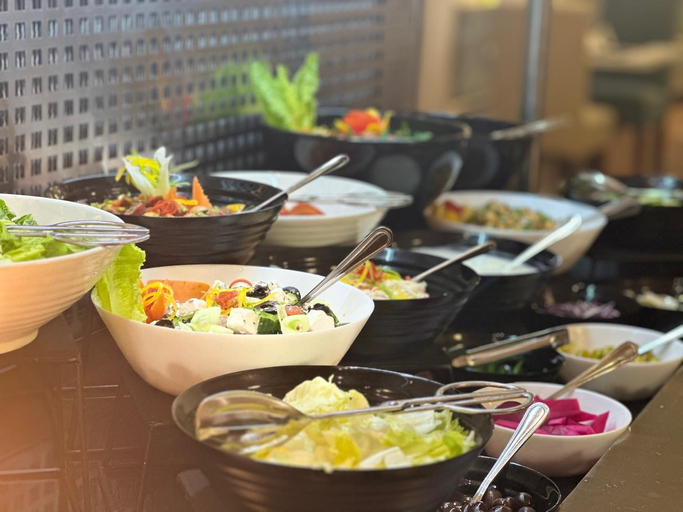 Food & Drinks 5, Grand Continental Hotel, Abu Dhabi City