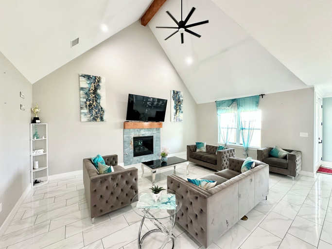Living area 3, 5 bedroom house near COTA AUS, Bastrop