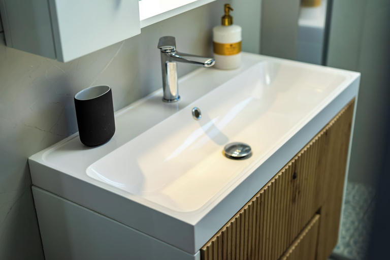 Bathroom 4, Cozy 2BR Near Metro Acropolis View, Attica