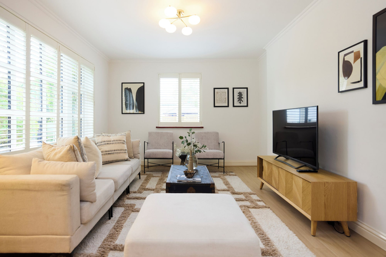 Living area 2, The Lindens Garden Retreat, Buckinghamshire