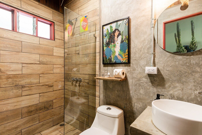 Bathroom, Monteverde Lodge, Puntarenas