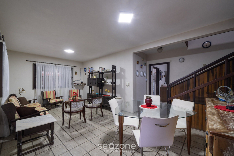 Dining 5, House 100m From the Beach in Barra Velha Aia2200, Barra Velha