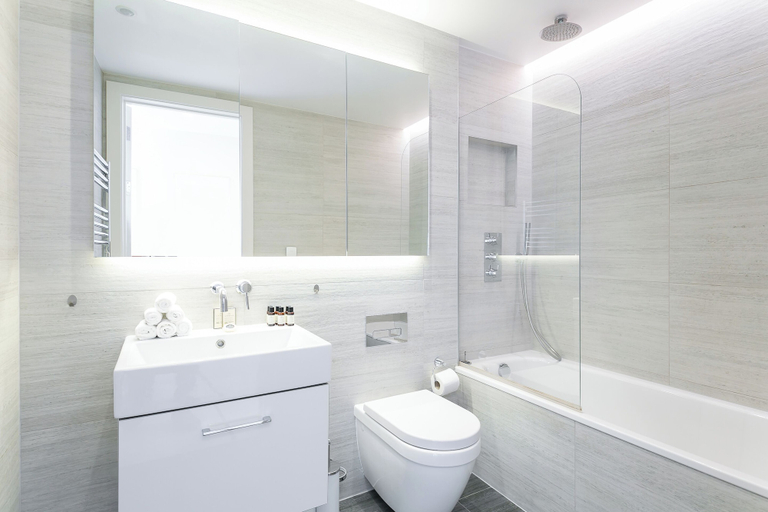 Bathroom 2, Urban Chic - York street, London