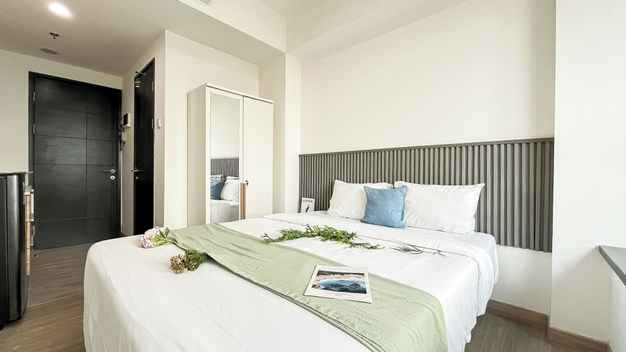 Room 4, Studio Apartment Collins Boulevard Near Summarecon Mall Serpong, Tangerang