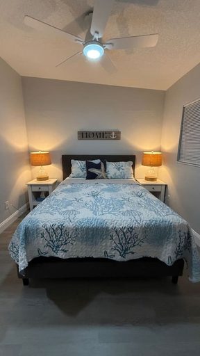 Room 3, Dolphine Cove, Brevard