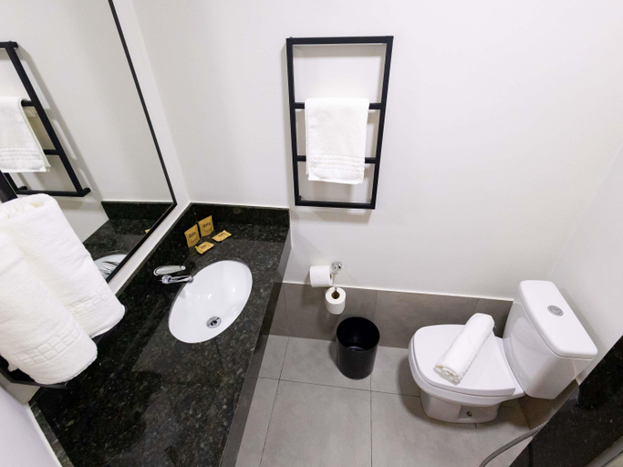 Bathroom 4, Ibis Votuporanga, Votuporanga