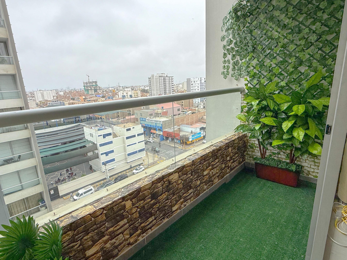 Balcony 5, Exclusive Apartment in San Miguel with Pool (1207), Lima