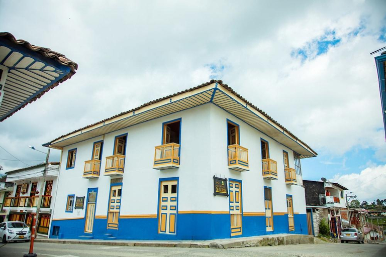 Exterior & Views