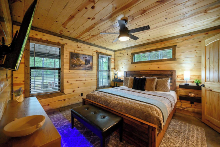 Room 4, The Pickleball Pines, McCurtain