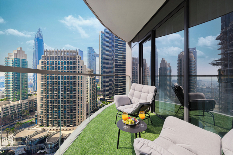 City view 5, Grande Suites by Hostiva - Burj View, Dubai