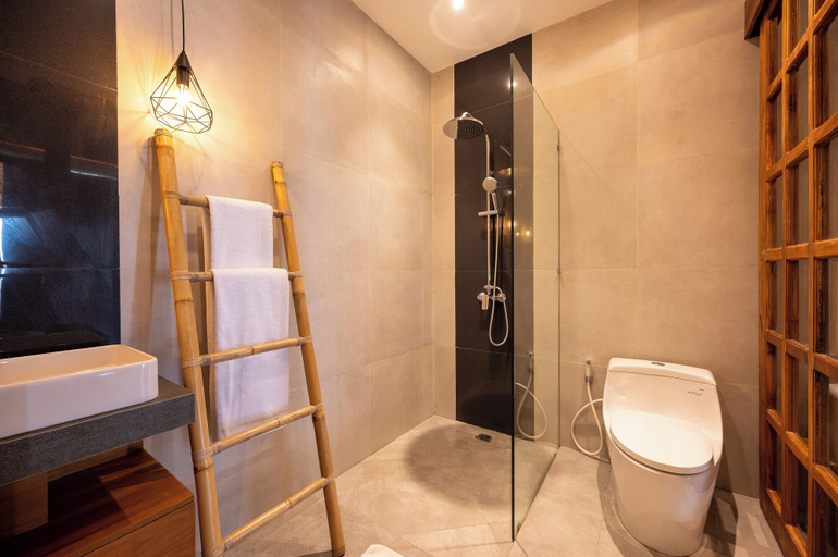 Bathroom 3, Kairos Villa Ubud by Omkara Experience, Gianyar