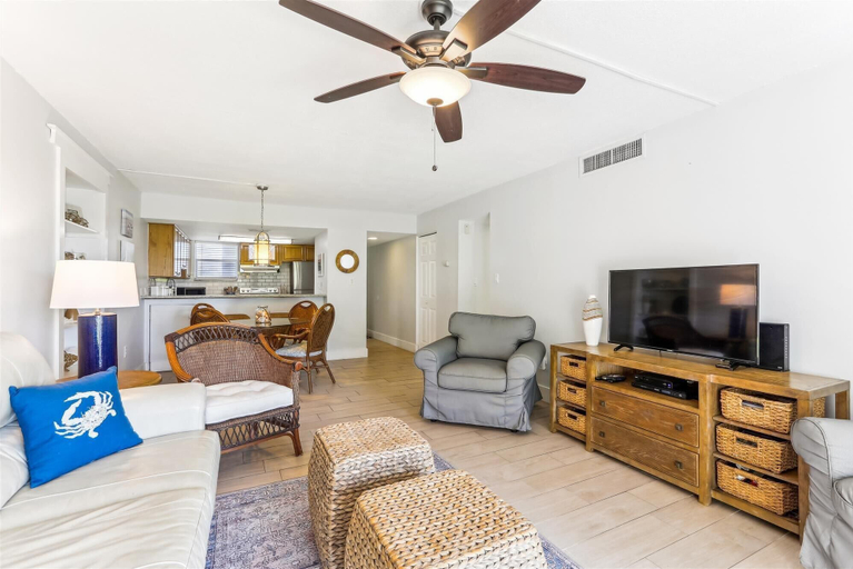 Living area 3, Beachfront Gem: Serene 2BD Haven With Pool & Views, Saint Johns