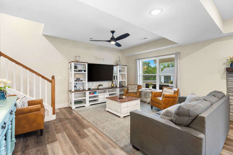 Primary image, Pineapple Bungalow 14ppl, Taney