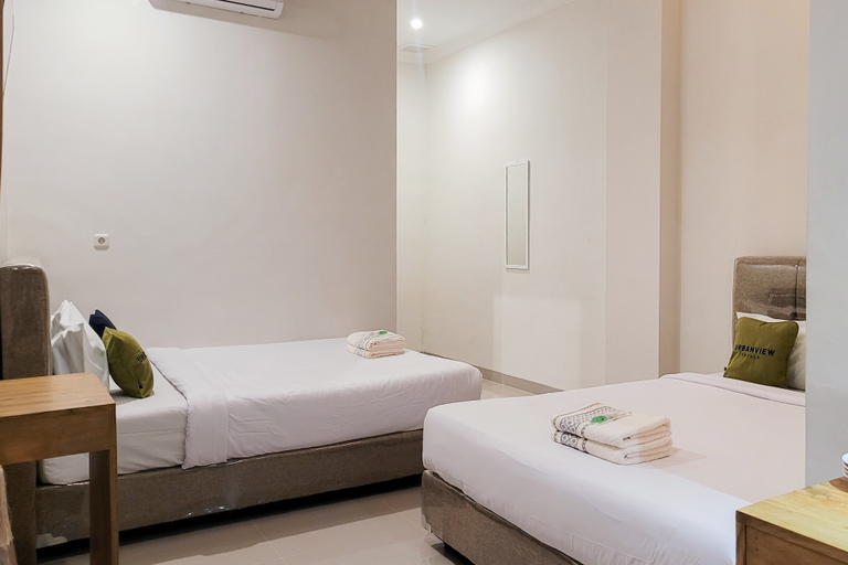 Bedroom 4, Urbanview Hotel Bonetta Lampung by RedDoorz, Bandar Lampung