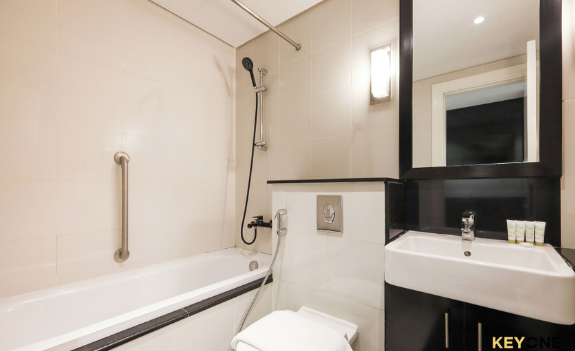 Bathroom, The Cosmopolitan Spacious Studio, Dubai