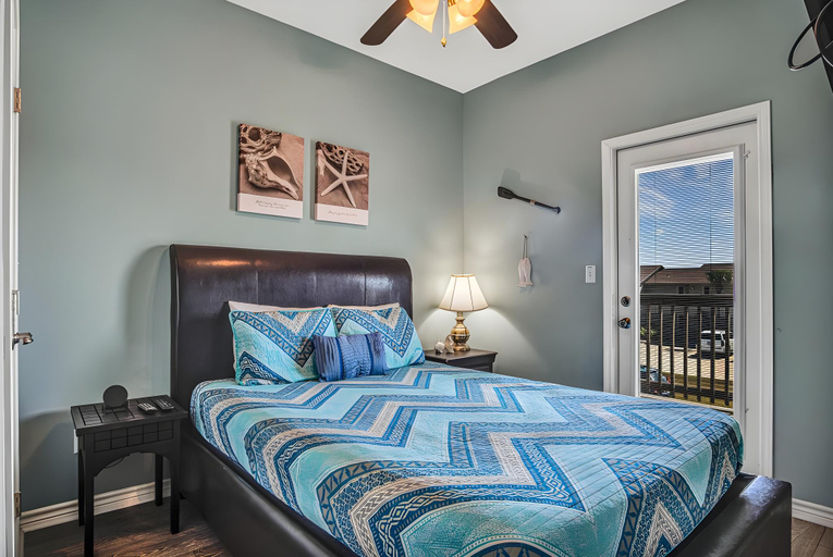 Bedroom 2, Sweet Retreat, Nueces