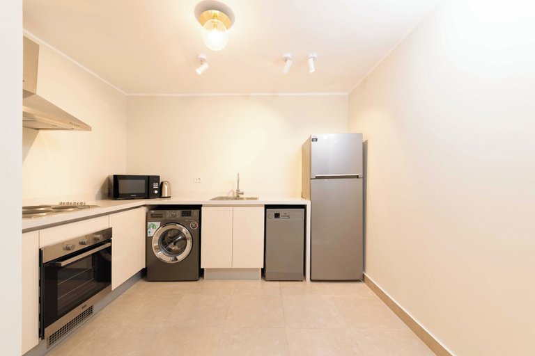 Private kitchen, Kennah Chill & Swim | 1BR with Pool, October City, Shurtah al-Dakhlah