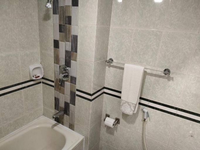 Bathroom 2, Hotel Galaxy Karachi, Karachi