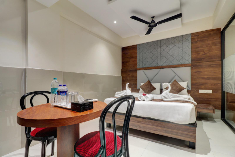Bedroom 3, Hotel New Parimeet Residency, Thane